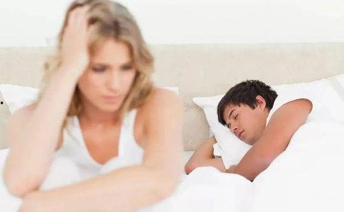 男人和女人睡觉视频,真实情感与生理反应的交织